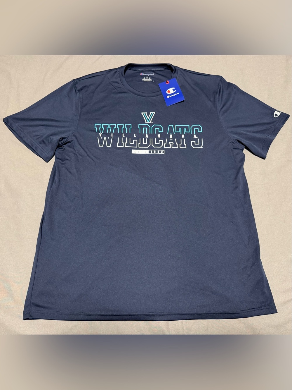 Champion Brand Villanova Wildcats NWT Men's Large Stretch T-Shirt blue